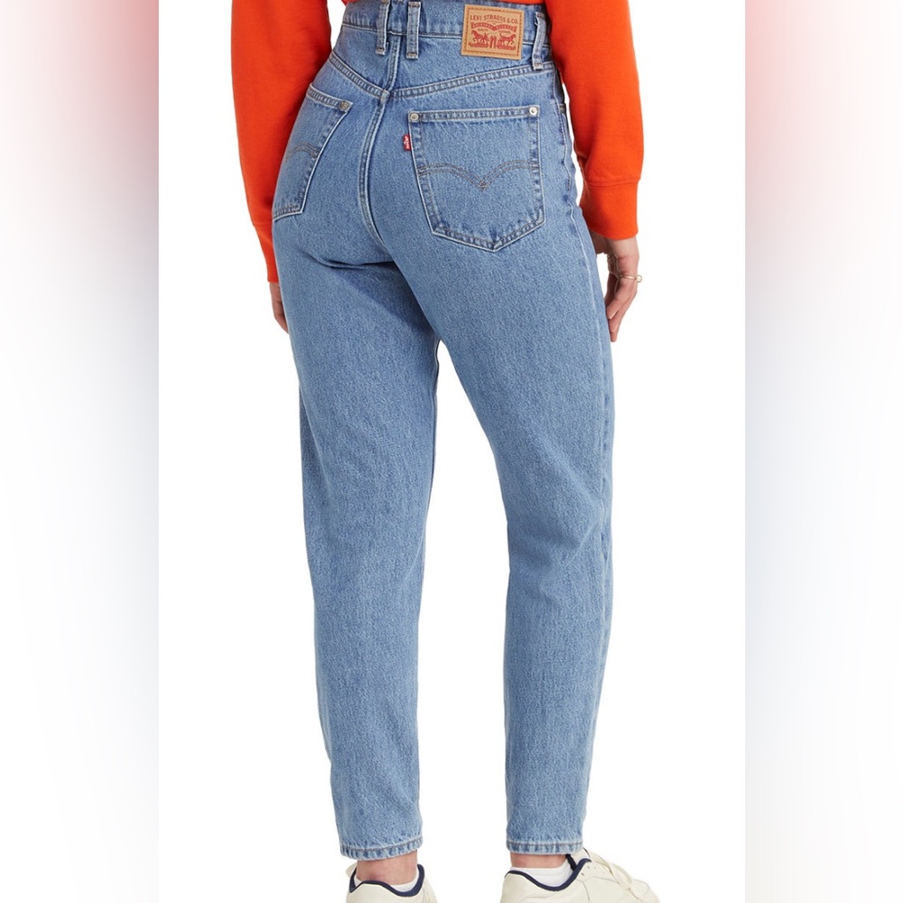 Levi’s High-Waist Mom Jeans